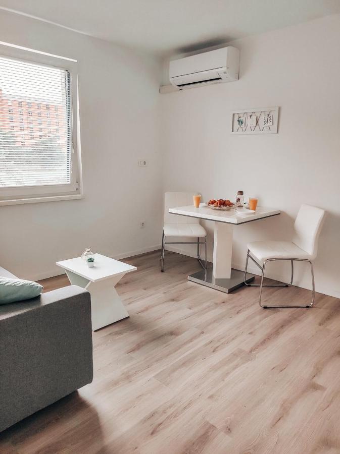 Studio Apartment Sanya #2 卢布尔雅那 外观 照片